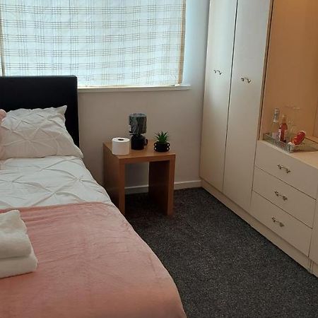 Lizras Bed & Breakfast Farnworth Eksteriør bilde